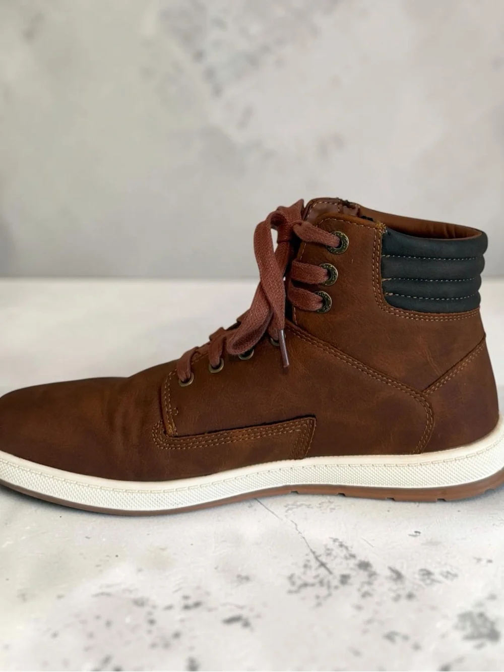 Levi's Men's Brown High-Top Sneakers / Boots - Size 8